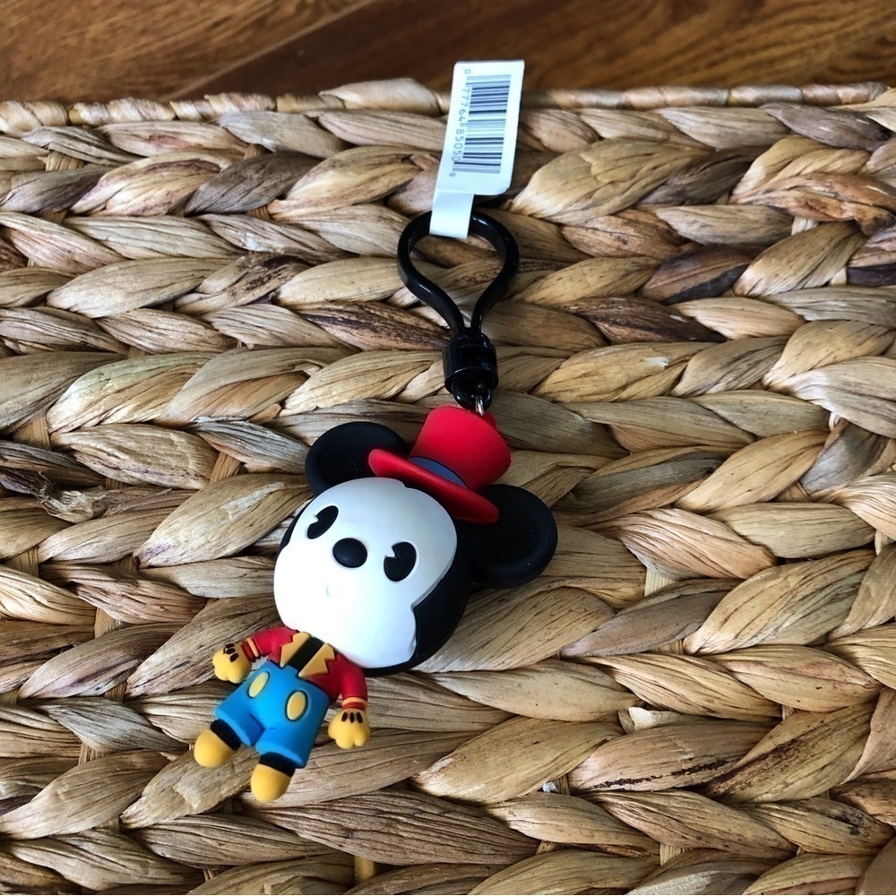 Disney Blind Bag Clip: Mickey decades: Mickey Mouse in the 50's